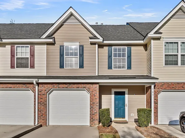303 Pine Bluff Dr, Summerville, SC 29483