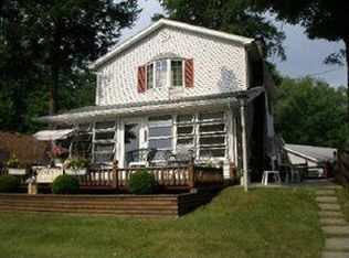 11566 E 1st St, Conneaut Lake, PA 16316