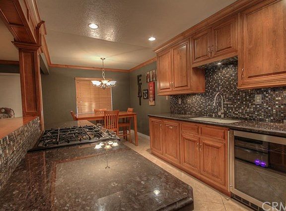 3rd image of 10165 La Vine St