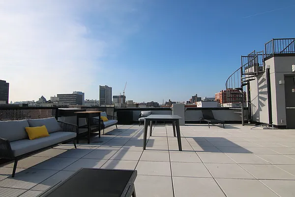 Rented by Compass | media 7