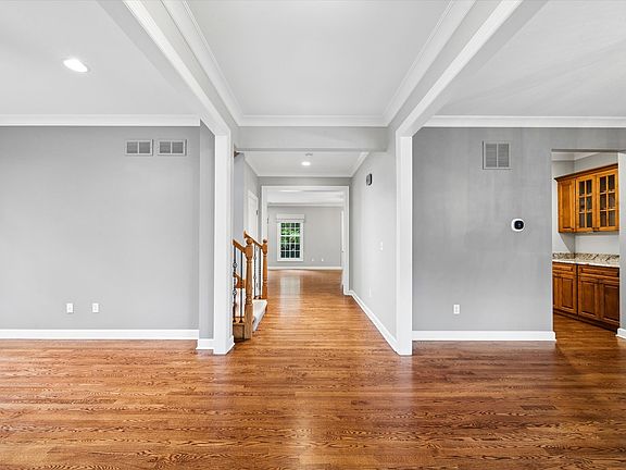 3rd image of 1729 Wiesbrock Ln