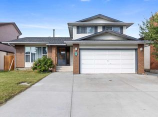 83 E Templevale Way NE, Calgary, AB T1Y 4V1