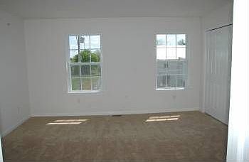 4th image of 8 Brighton Ct