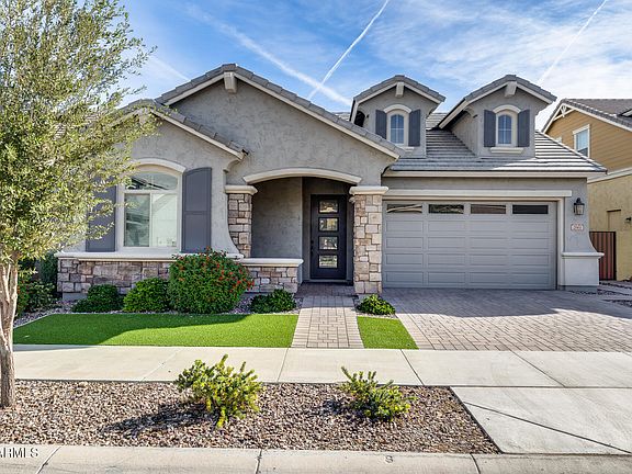 2nd image of 2661 S OLYMPIC Drive