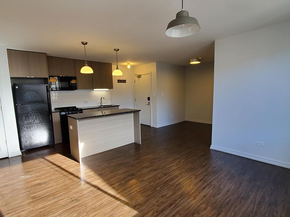 1st image of 5409 N Winthrop Ave #523