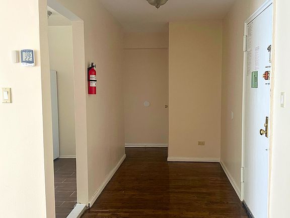 4th image of 14060 Beech Ave APT 5H