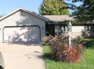 4628 S Queen Aleta Ct, Mapleton, IL 61547
