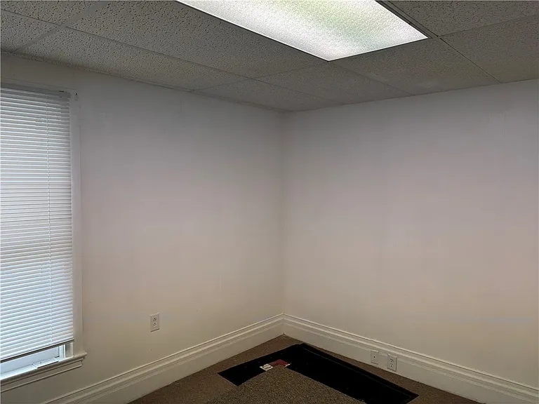 612 W Church St #B — Photo 8