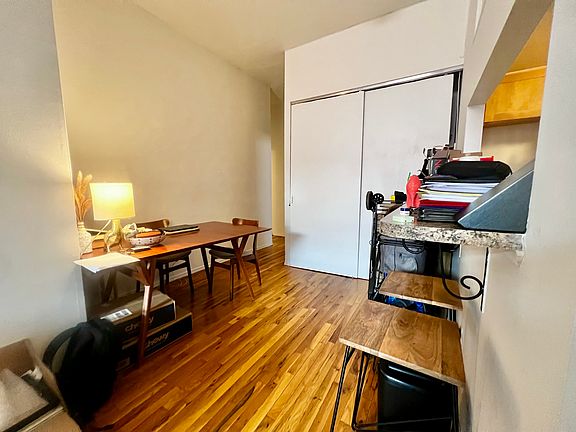 5th image of 155 E 23rd St APT 403