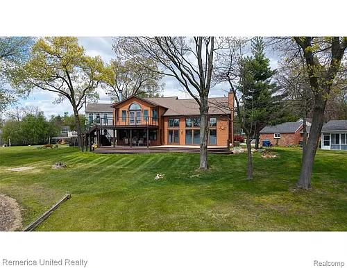 4533 Horseshoe Dr Photo 1