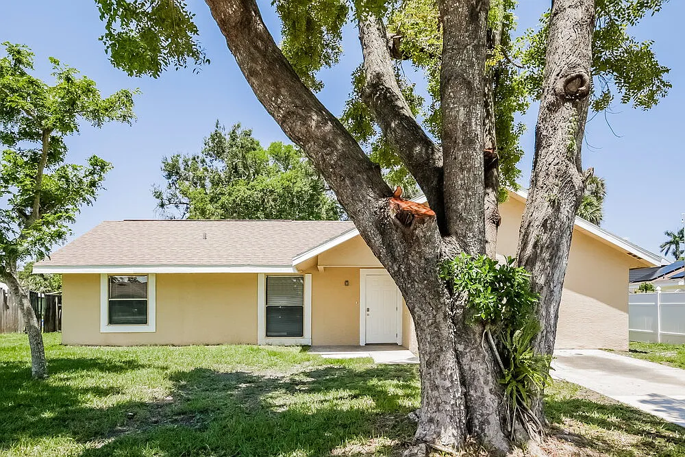 4 bed, 2.0 bath, 1432 sqft, $3,030 — Photo 1