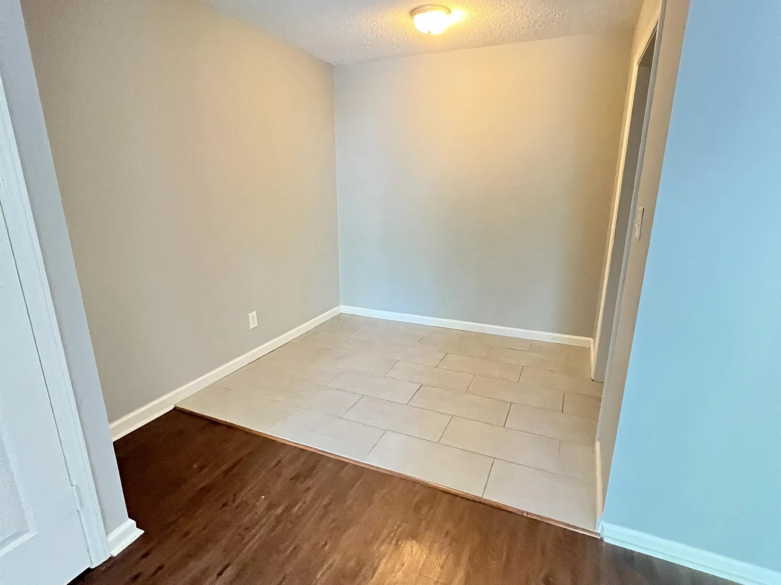 4130-4132 Fisher St KCKS 66103 - 4132-7 — Photo 2
