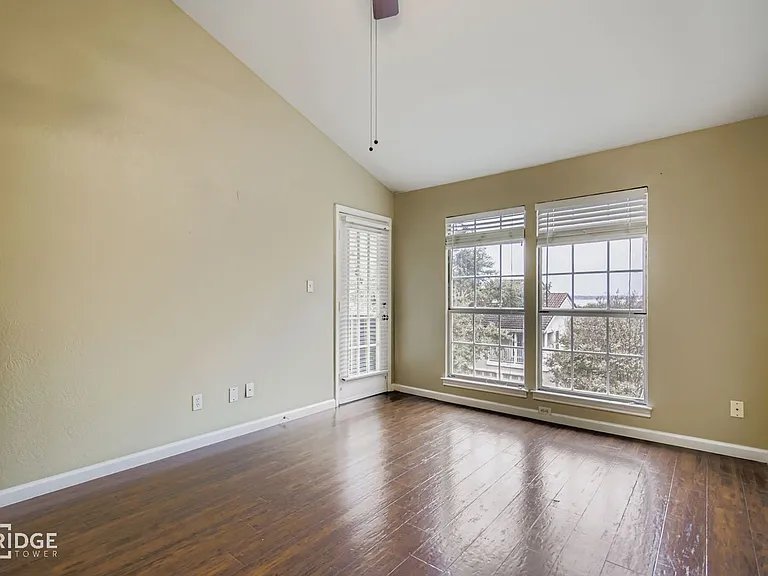 3323 Augusta Blvd — Photo 11