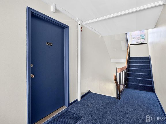 4th image of 248 Alpine Way #B