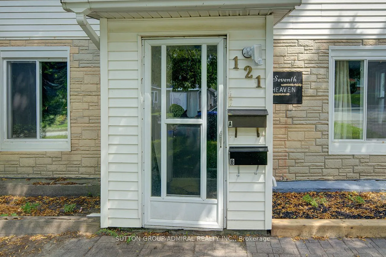 4 bed, $2,500 — Photo 3