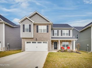 194 Hatleyberry St, Oak Ridge, TN 37830