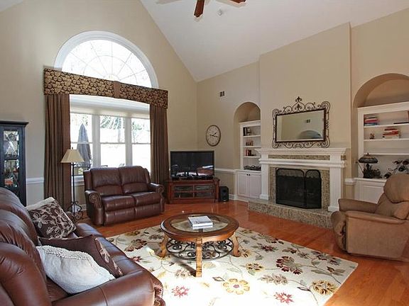 4th image of 690 Hardage Farm Dr