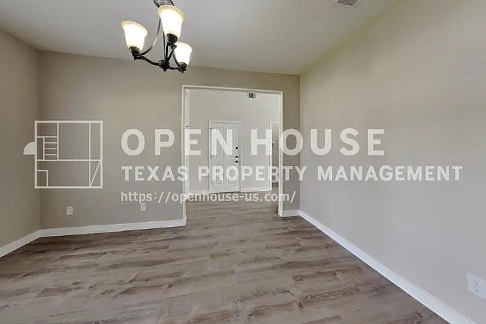 30802 Sifton Dr — Photo 5
