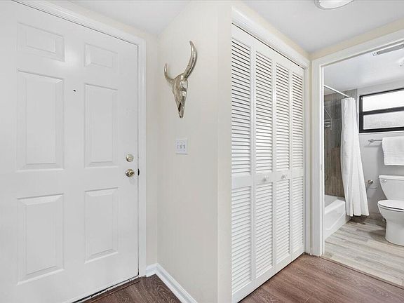 3rd image of 11863 Wimbledon Cir APT 524