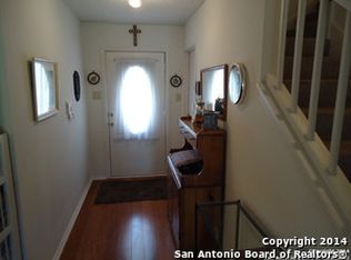 5950 Larkmeadow Dr, San Antonio, TX 78233