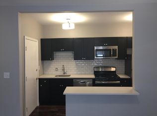 845 W Sunnyside Ave #204, Chicago, IL 60640