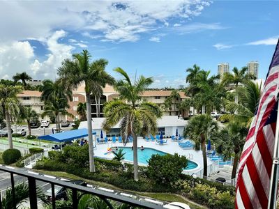 455 Paradise Isle Blvd APT 404, Hallandale Beach, FL, 33009
