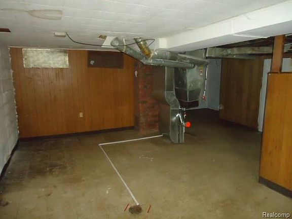 2nd image of 19330 Schoenherr St
