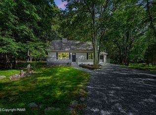 113 Messerle Ct, Bushkill, PA 18324