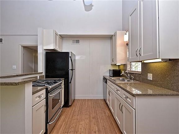 5th image of 1009 Shelley Ave #B