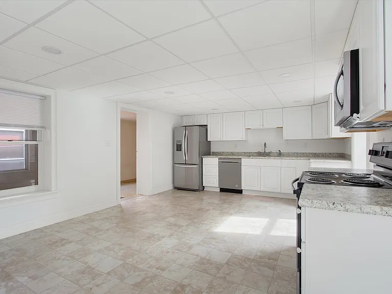 110 Baltimore St #2 — Photo 2