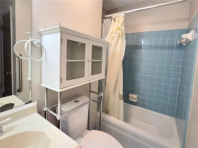 3533 Charlotte Dr — Photo 29