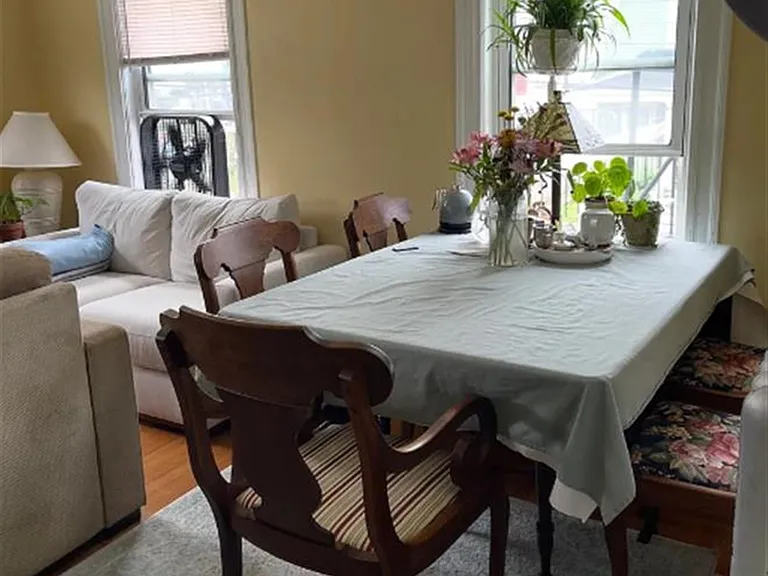 123 Winthrop St — Photo 2