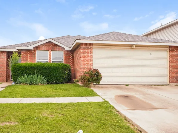 9128 Garden Springs Dr, Fort Worth, TX 76123