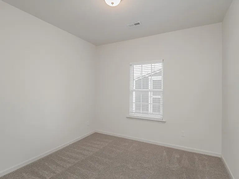 209 E Washington Ave — Photo 11