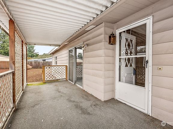 4th image of 1402 22nd Street NE #300