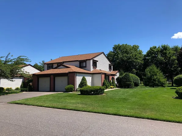 201 Gotham Way, Saint James, NY 11780