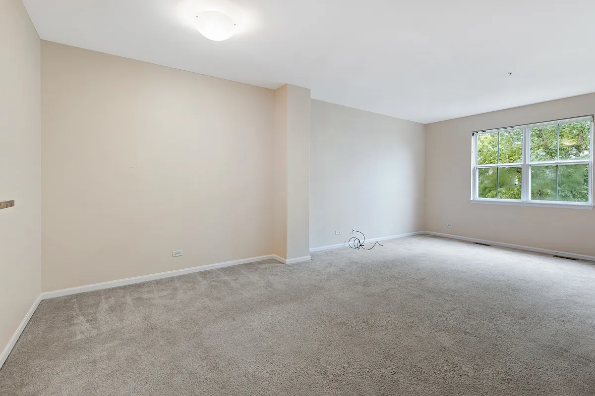 3 bed, 2.5 bath, 2226 sqft, $2,695 — Photo 4
