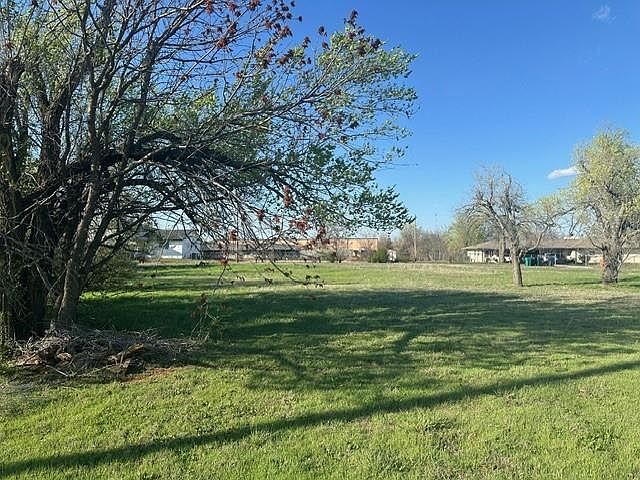 2nd image of LOT 86872700 Eleven #13
