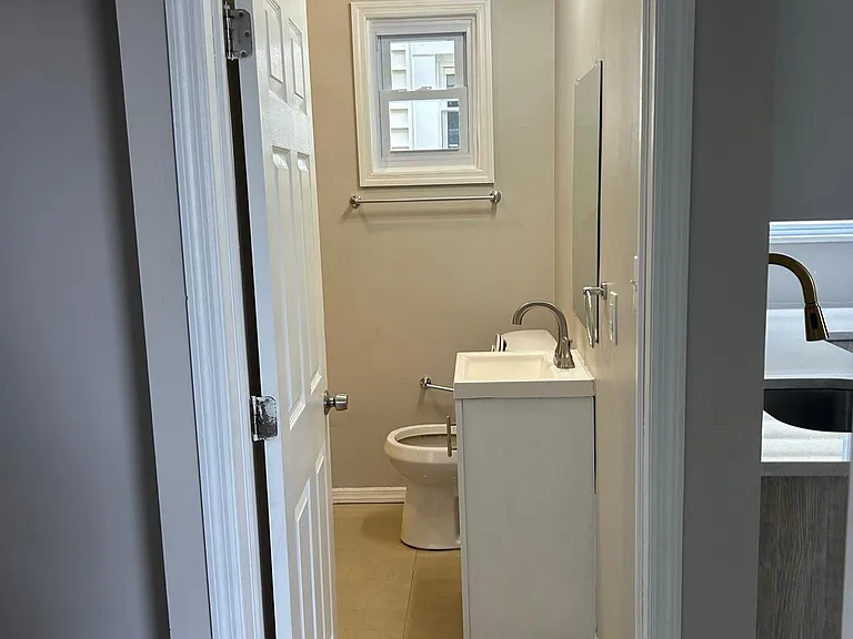 18 Winfield Ave #2 — Photo 10