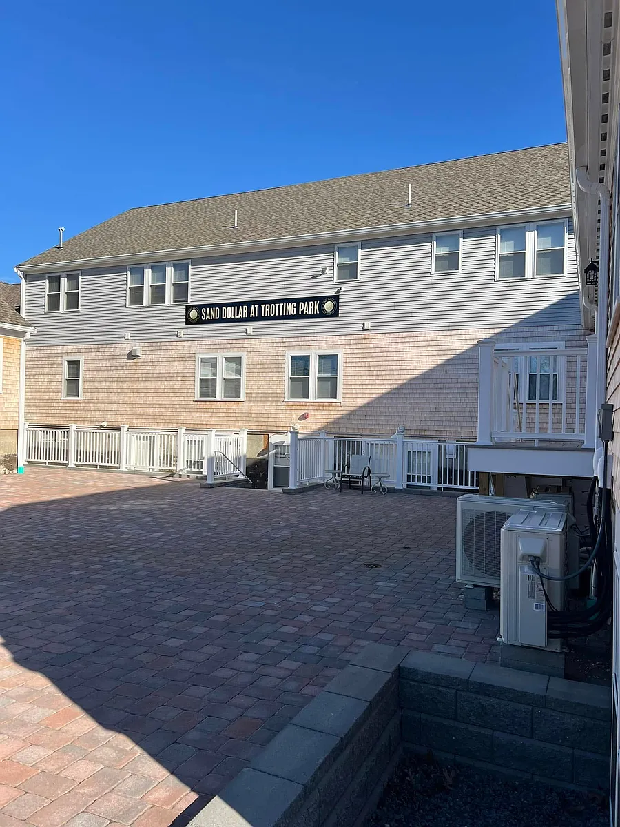 Building Photo - 775 Main St #O