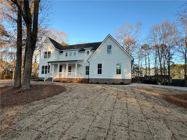 2008 Fox Fire Rd, Anderson, SC 29621