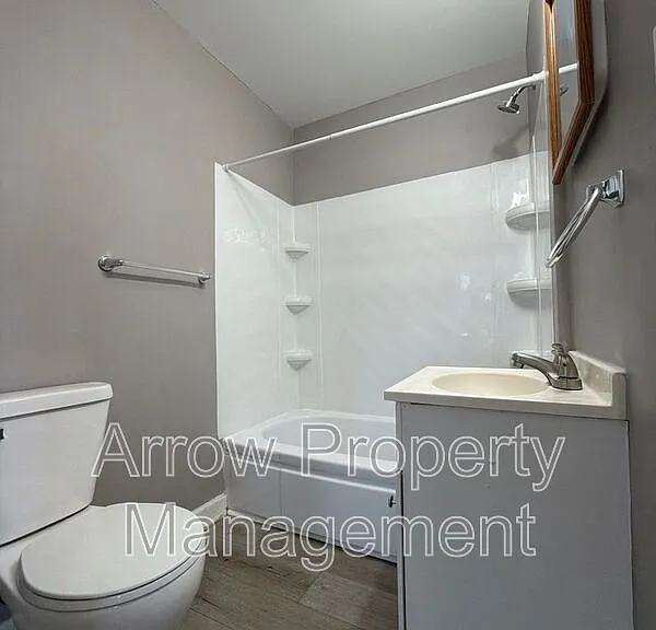 1645 E St #2 — Photo 5