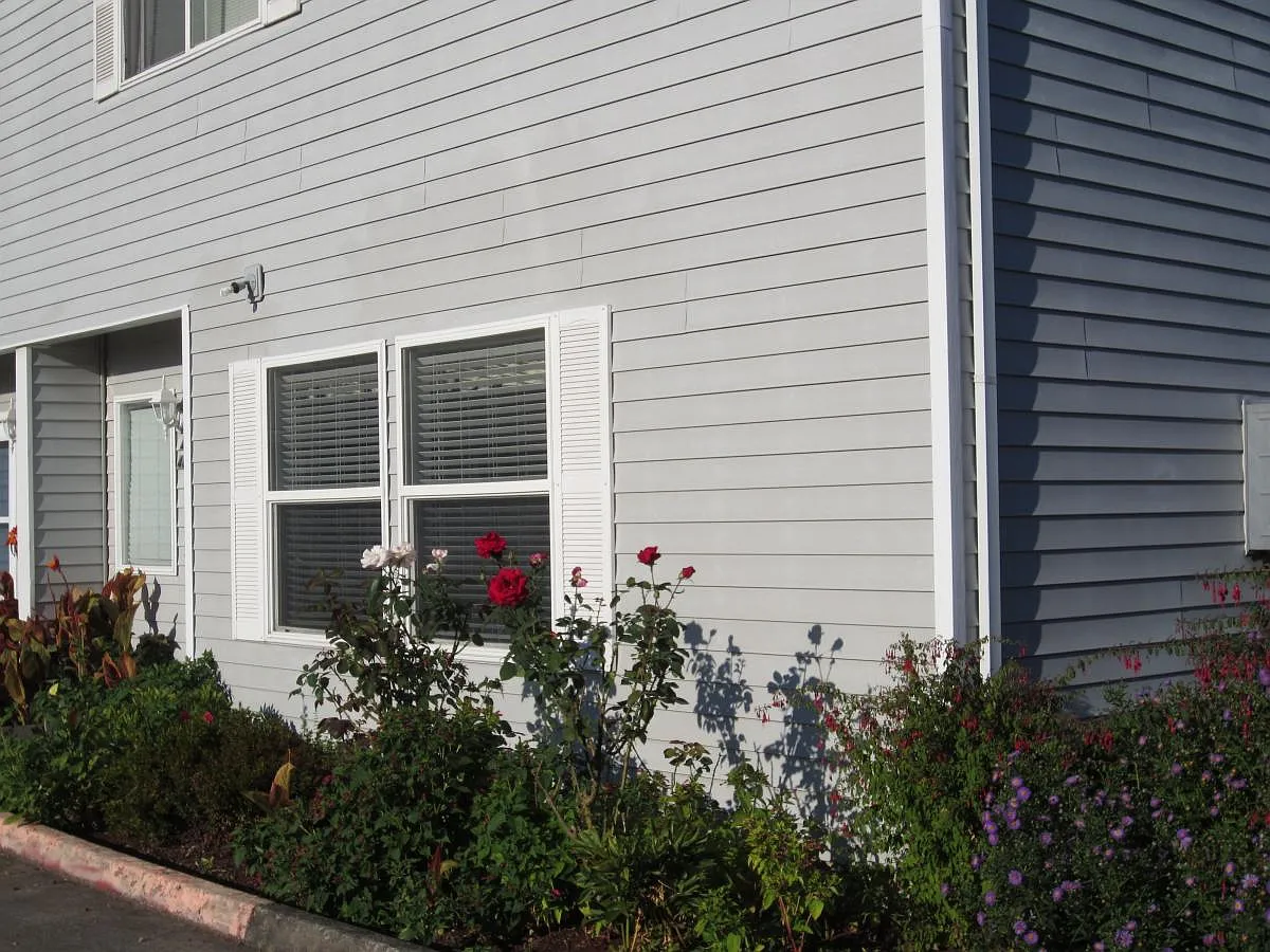 Building Photo - SE 141st Ave
