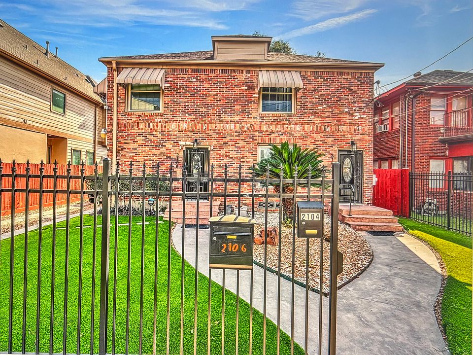 Furnished 2 story duplex. Only upstairs unit available for rent.