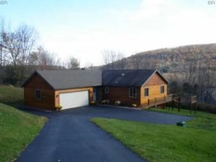 4 bed, 2150 sqft, $2,950 — Photo 1