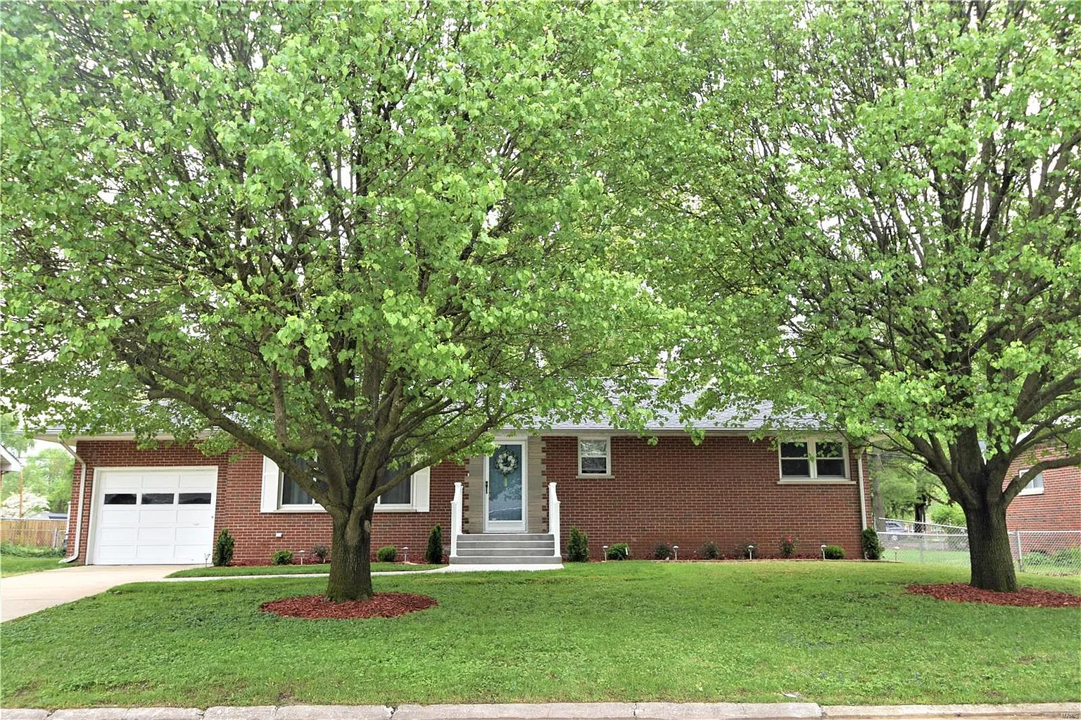 813 Pardee Rd photo 1