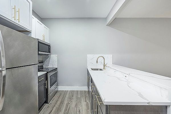 1st image of 197 Johnson Ave #1A
