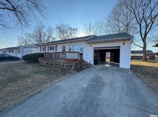 157 Portland Pl, Lincoln, IL 62656
