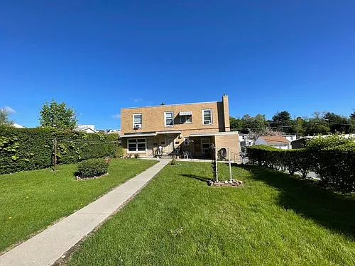 1734 W Market Street Photo 1