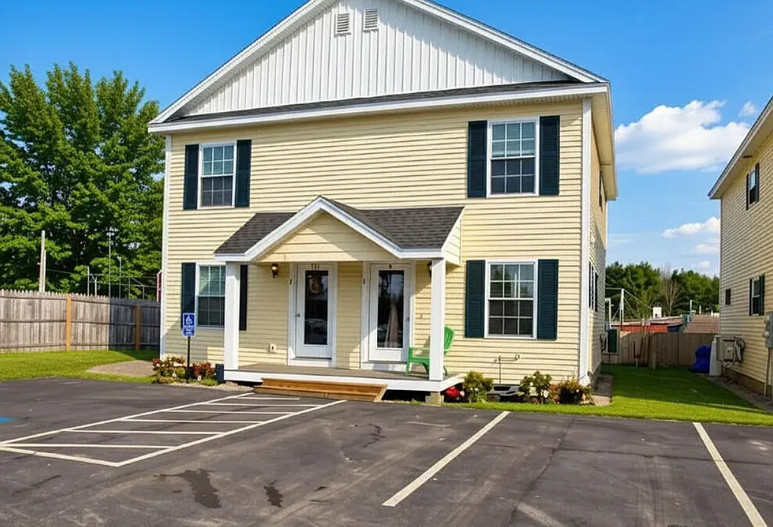 2 bed, 1.5 bath, 990 sqft, $2,400 — Photo 1